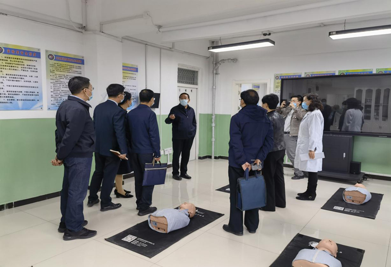 df205e4d0a0b4ef8a870422cc85ede4a.jpg 校党委常委班子1.jpg